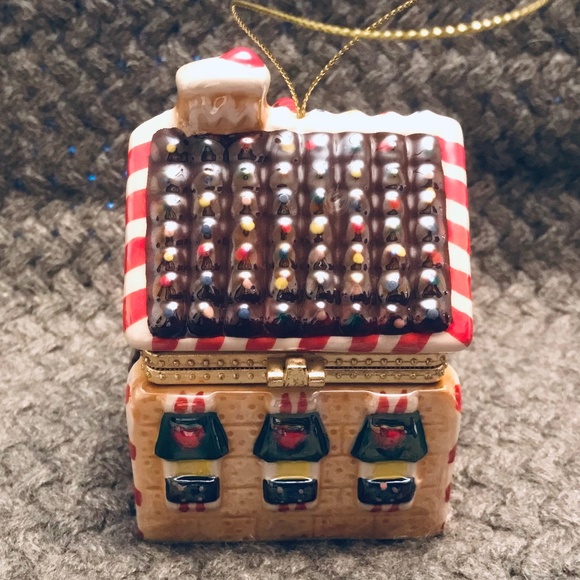 Porcelain Music Box Christmas Gingerbread House Ornament - Picture 3 of 6